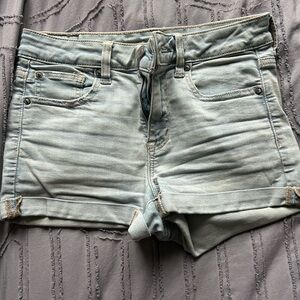 american eagle light wash jean shorts